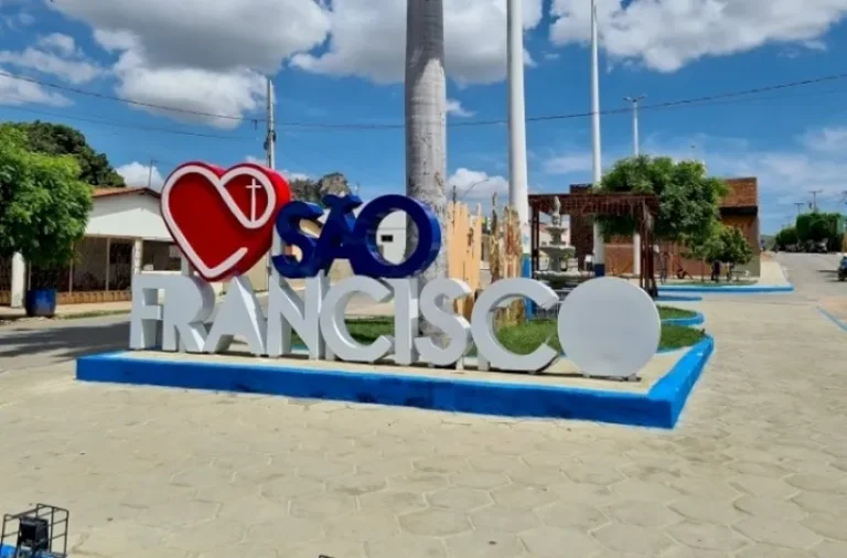 Prefeitura de São Francisco anuncia licitação para compra de caminhonete destinada à Secretaria de Educação