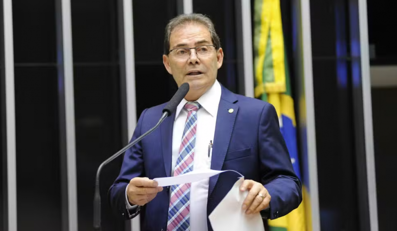 Hugo escolhe Paulinho da Força como relator de projeto da anistia